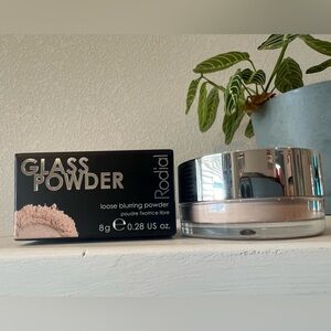 New in Box-Rodial Glass Powder Loose Blurring Powder